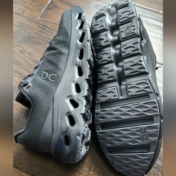 ON cloud RUNNING Cloudtilt Sneakers Eclipse/Black, Men's size 12. New with box