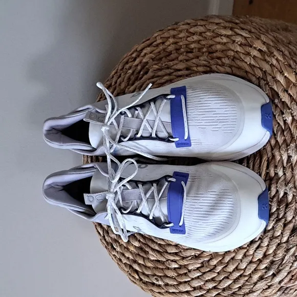 On Cloud Running Mens Cloudnova 2 Frost White/Blue/Black Sneakers Size 11