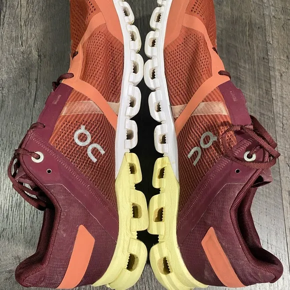 On Cloud Running Mens Sneakers