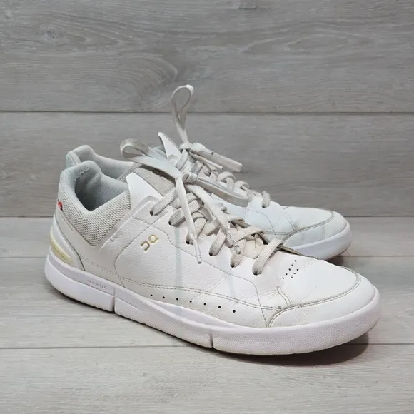 On Cloud Running Mens The Roger White Leather Athletic Sneakers Shoes Sz 11.5