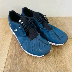 On Cloud Running sneakers