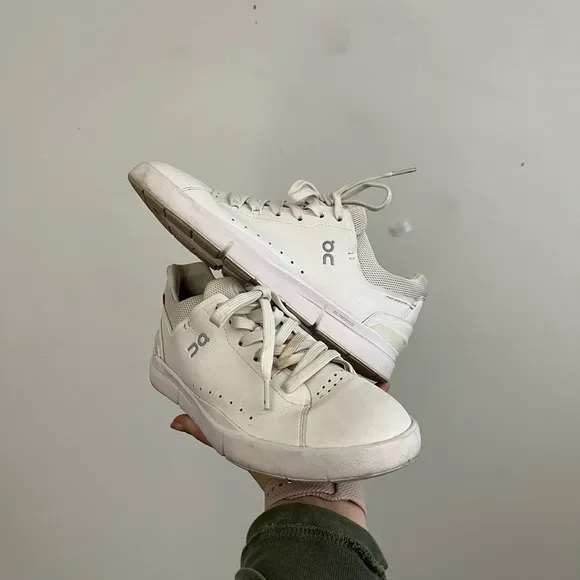On Cloud Running Tennis Shoes The Rodger Sneakers