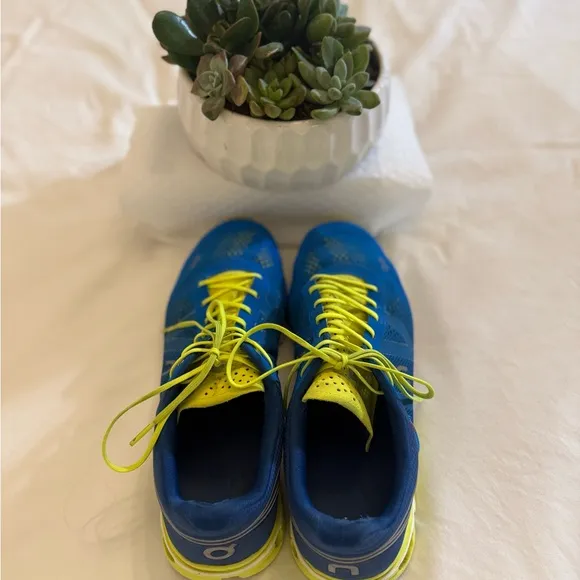 On Cloud Swiss Running Sneakers Men Sz 10