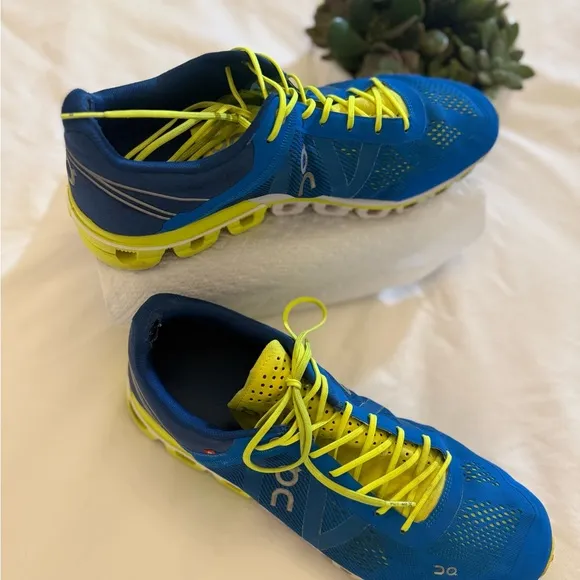 On Cloud Swiss Running Sneakers Men Sz 10