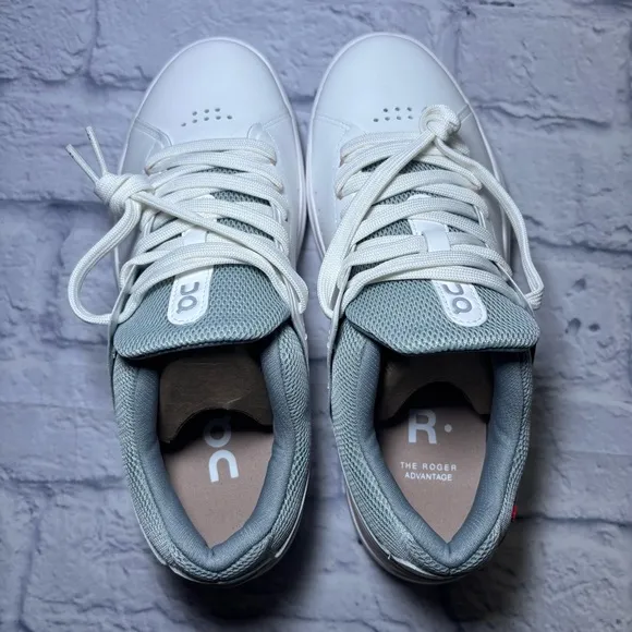 On Cloud The Roger Advantage Women’s White Rosehip Sneakers  Size 7.5 New In Box