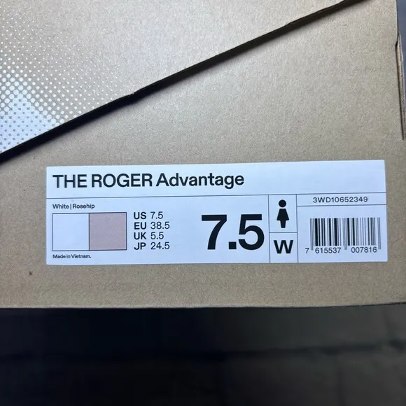 On Cloud The Roger Advantage Women’s White Rosehip Sneakers  Size 7.5 New In Box
