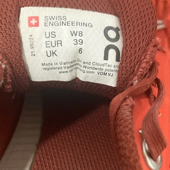 On Cloud Women’s Flare Quartz Running Sneakers