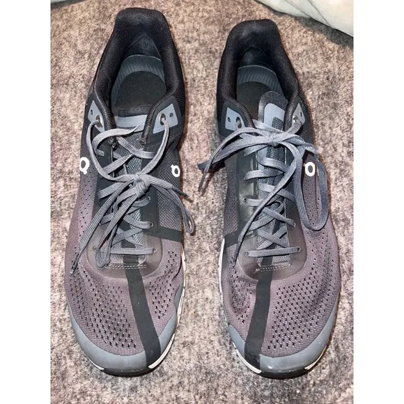 ON M CLOUDFLOW Running Sneakers Size 11.5