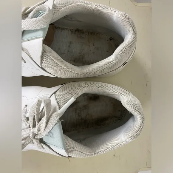 ON RUNNING Art The Roger Centre Court Size M13 Sneakers! 48.98974