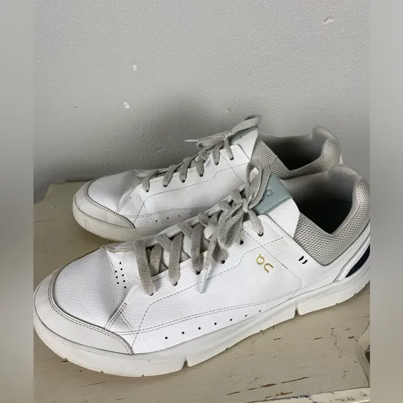 ON RUNNING Art The Roger Centre Court Size M13 Sneakers! 48.98974