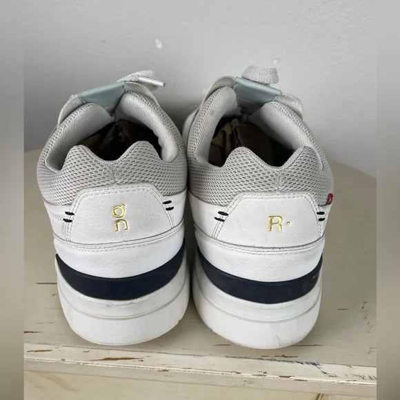 ON RUNNING Art The Roger Centre Court Size M13 Sneakers! 48.98974