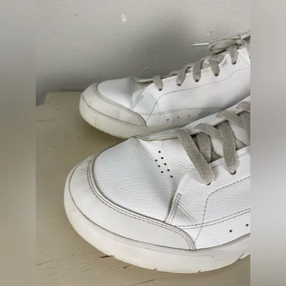 ON RUNNING Art The Roger Centre Court Size M13 Sneakers! 48.98974