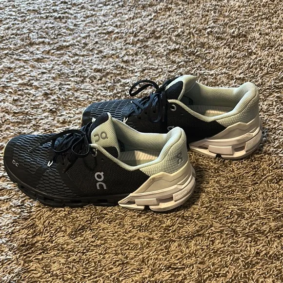 ON Running Black Sneakers a