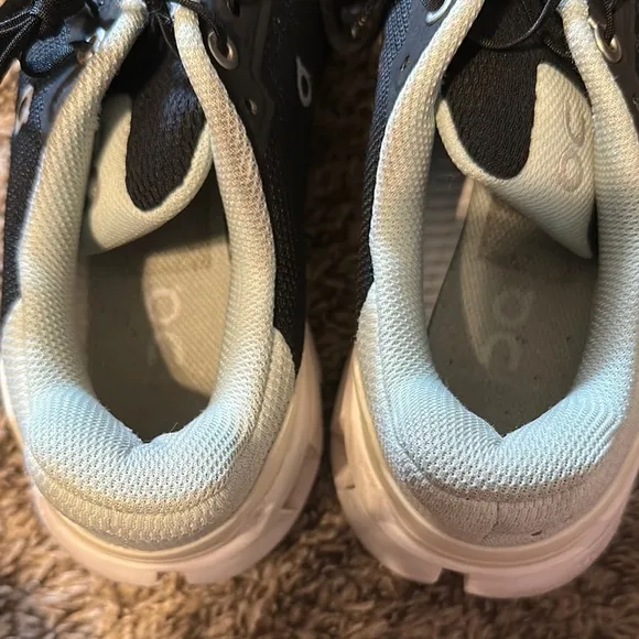 ON Running Black Sneakers a