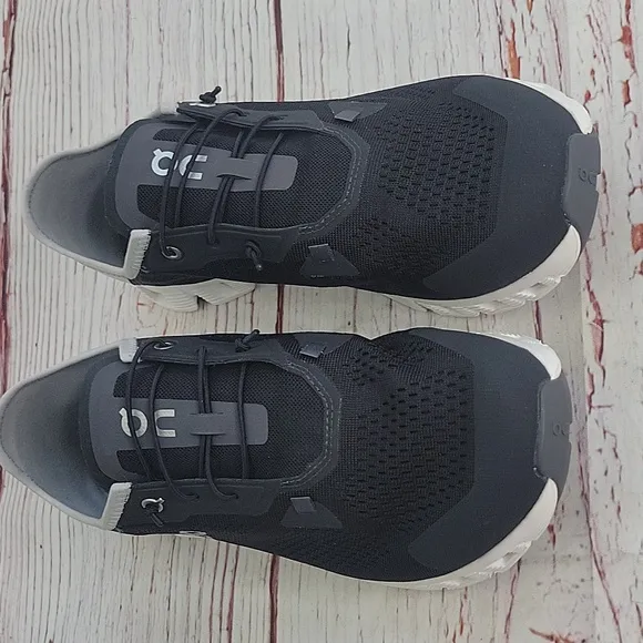 On Running Cloud 5 Black and Gray Sneakers Men's Size 10.5