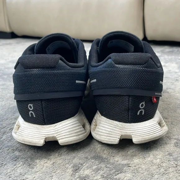 On Running Cloud 5 Lightweight Sneakers Running Jogging Comfort Black Sz 12