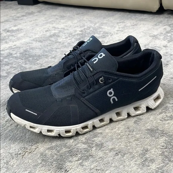 On Running Cloud 5 Lightweight Sneakers Running Jogging Comfort Black Sz 12