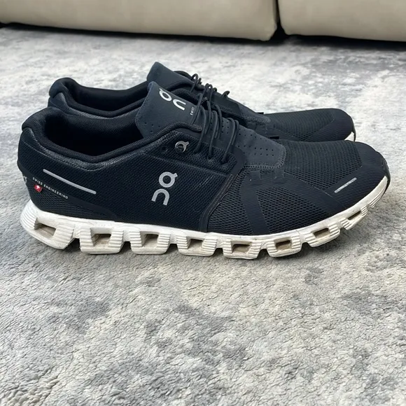 On Running Cloud 5 Lightweight Sneakers Running Jogging Comfort Black Sz 12