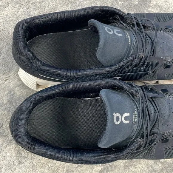On Running Cloud 5 Lightweight Sneakers Running Jogging Comfort Black Sz 12
