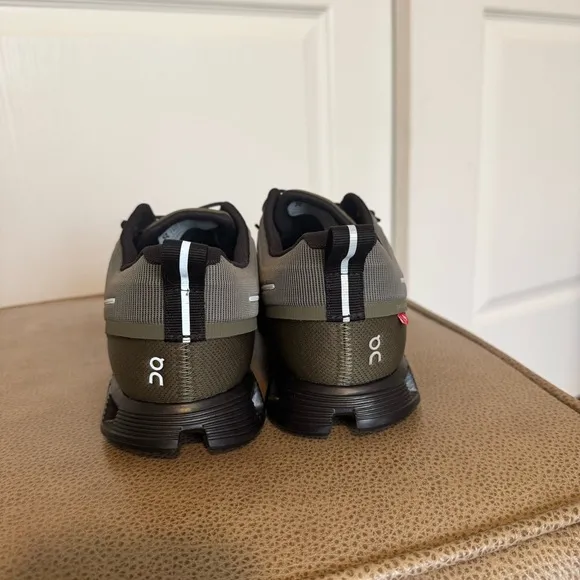On Running Cloud 5 Waterproof Sneakers