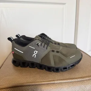 On Running Cloud 5 Waterproof Sneakers