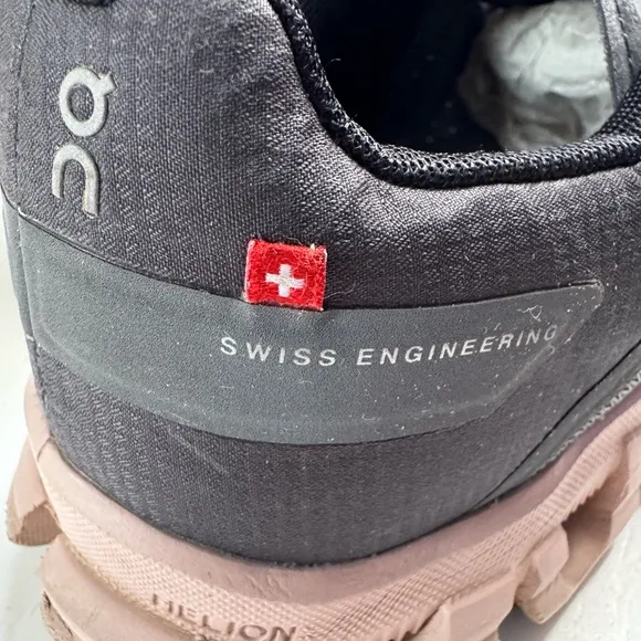 On Running Cloudflow Helion Rock Rose Sneakers Size 9.5 Womens Swiss Engineering