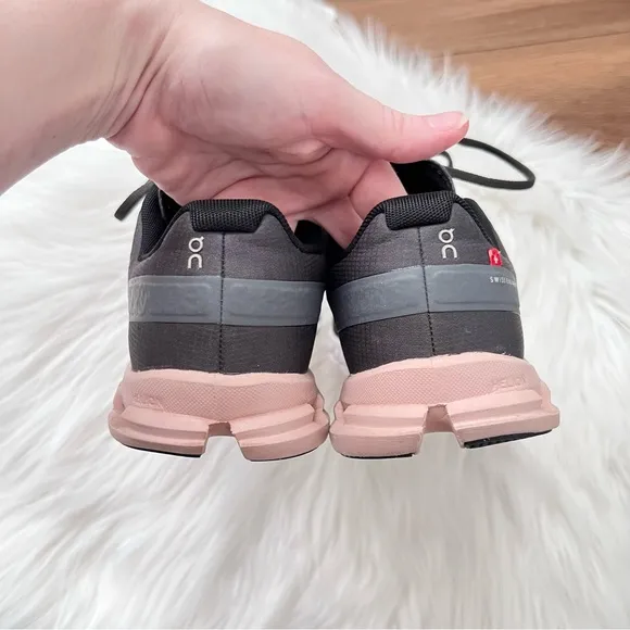 On Running Cloudflow Shoes