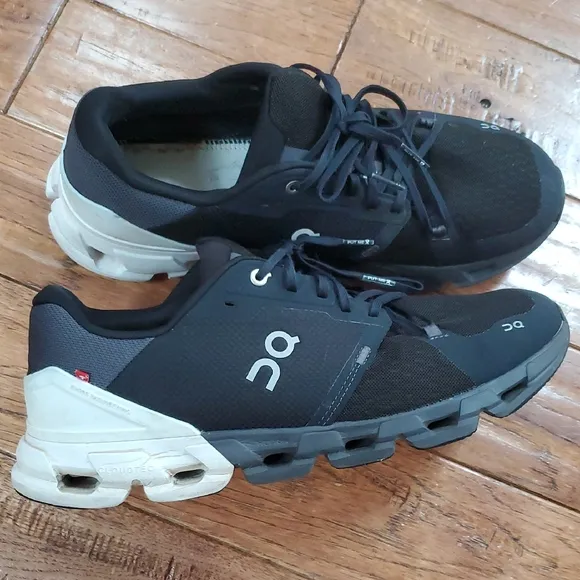On Running Cloudflyer Sneakers
