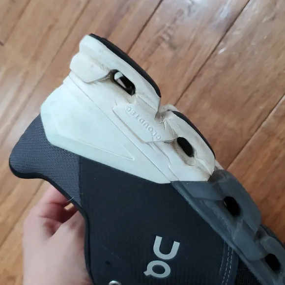 On Running Cloudflyer Sneakers