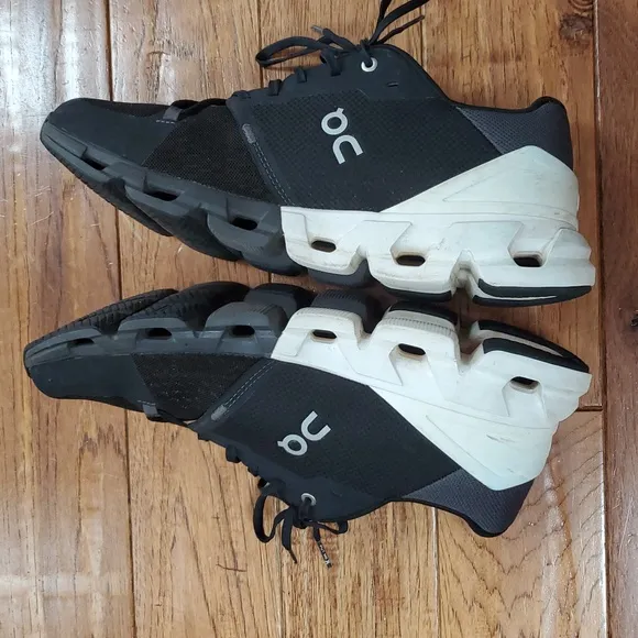 On Running Cloudflyer Sneakers