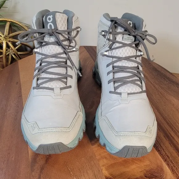 On Running Cloudridge Hiking Boot  Womens Size 7 High Top Sneaker Athletic Shoes