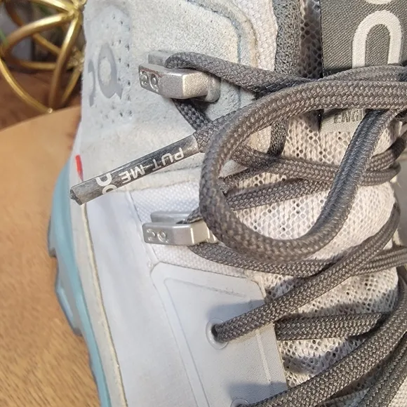 On Running Cloudridge Hiking Boot  Womens Size 7 High Top Sneaker Athletic Shoes