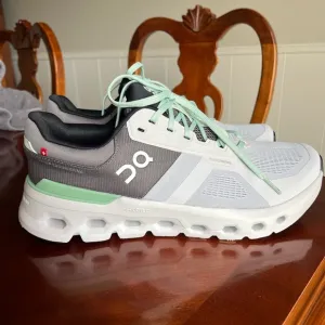 On Running Cloudrunner 2 Wide Sneakers