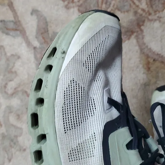 On Running Cloudstratus sneakers