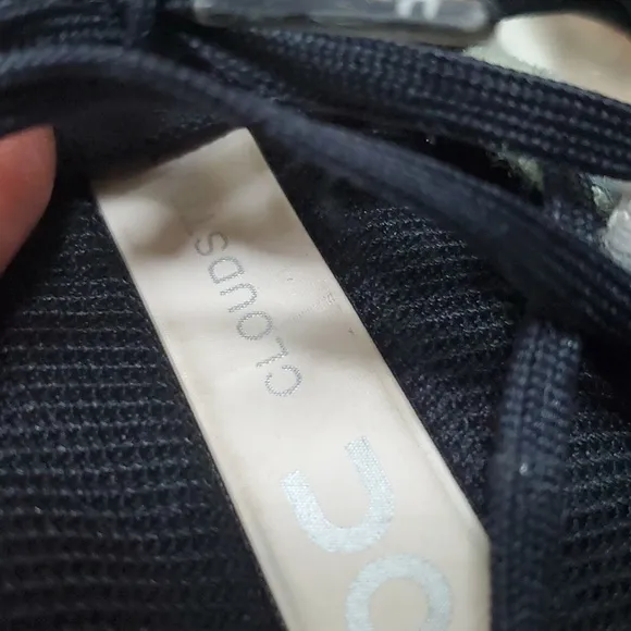 On Running Cloudstratus sneakers
