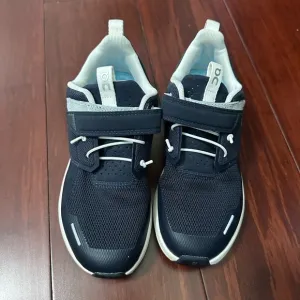 On Running Kids Navy Sneakers