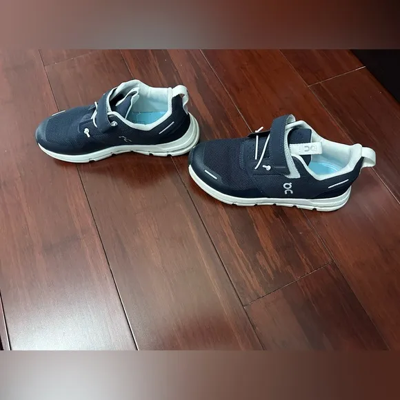 On Running Kids Navy Sneakers