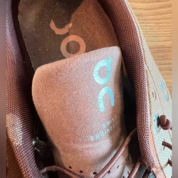 On Running men running sneakers size M14