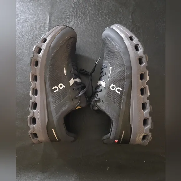 On Running Sneakers, Women's Size 9, Cloudvista 2 Waterproof