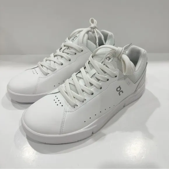 On Running The Roger Advantage Women’s Leather Sneakers