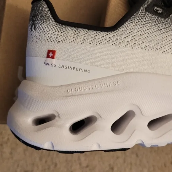 On Running Walking Sneakers Men Cloudtilt Size 9.5