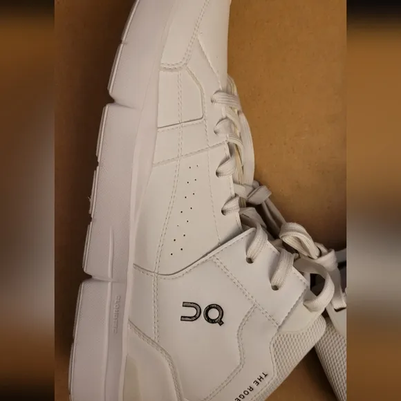 On Running walking sneakers men's size 11