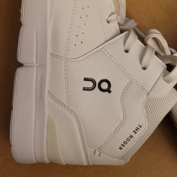 On Running walking sneakers men's size 11