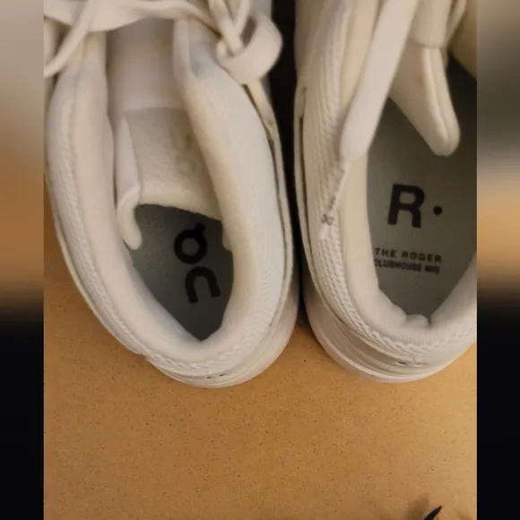 On Running walking sneakers men's size 11