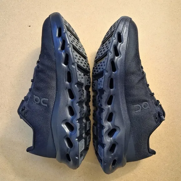 On Running Walking Sneakers, Men's Size 8, Cloudtilt