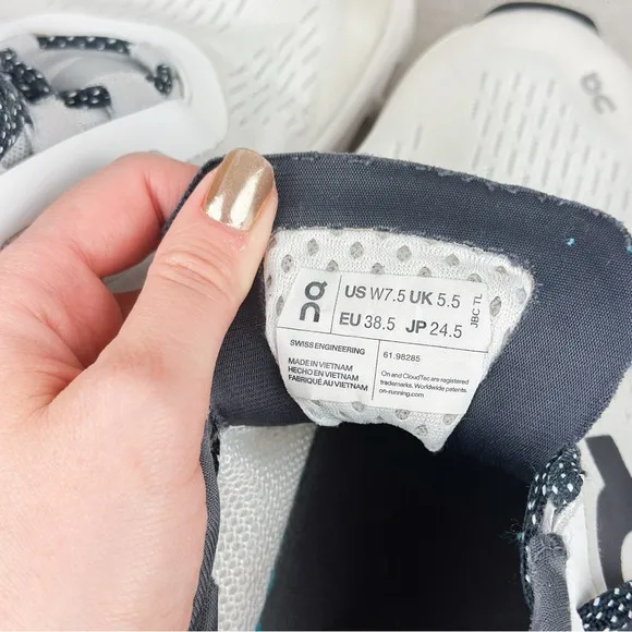 On running Women running Sneakers size US 7.5