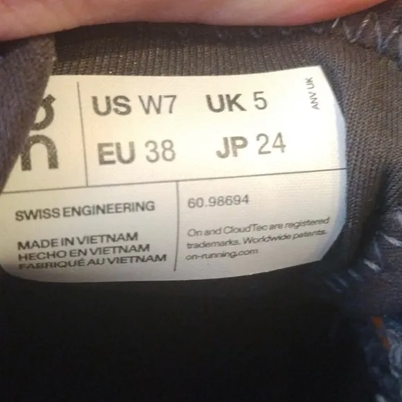 On Running Women's Sneakers - Black and Cream fawn magnet sz 7