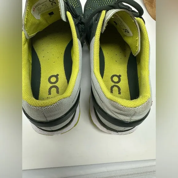 ON Cloud Running Men's green Cloudsurfer Running Shoe Sneakers size 12. See pic