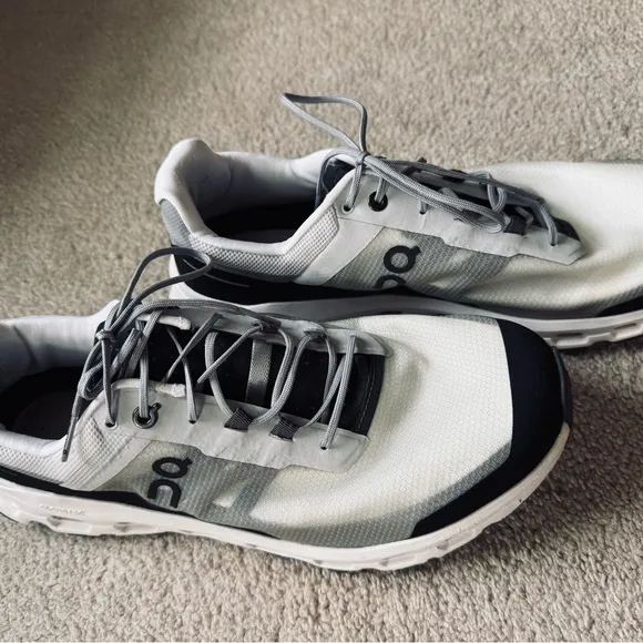 OnCloud Running Sneakers