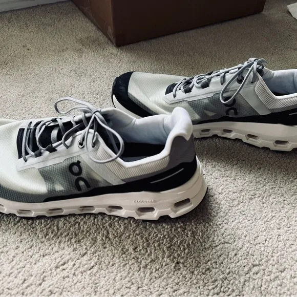 OnCloud Running Sneakers